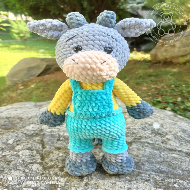 Amigurumi inek